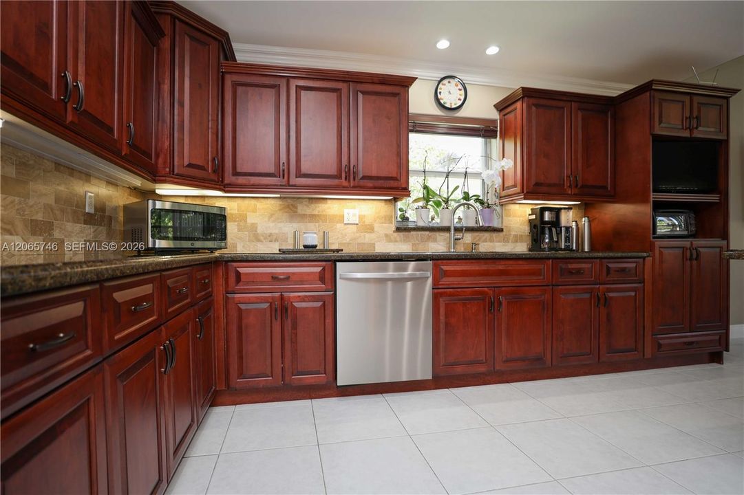 For Sale: $997,000 (5 beds, 3 baths, 3709 Square Feet)