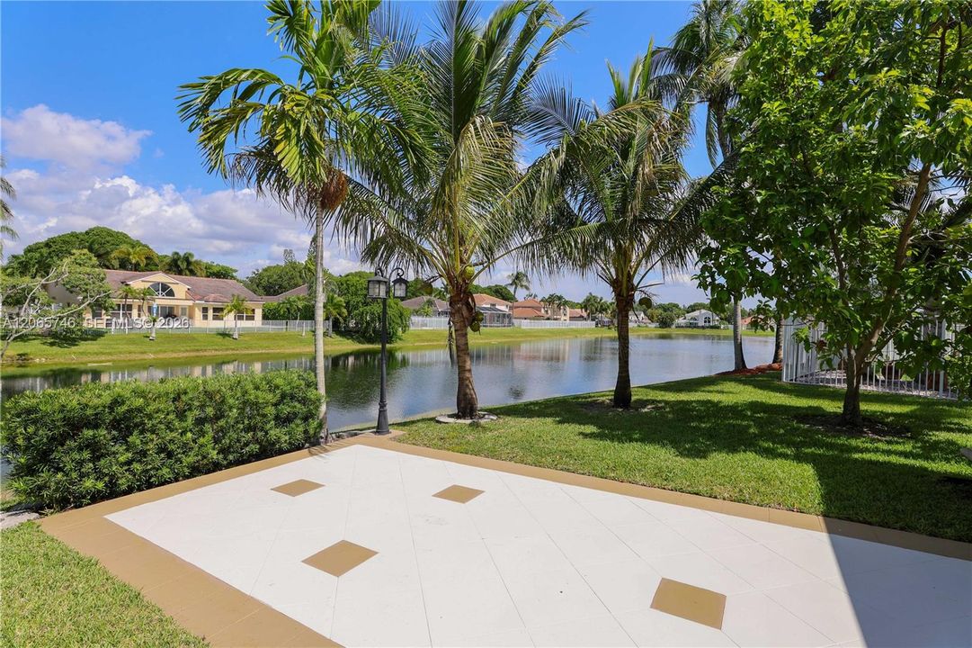 For Sale: $997,000 (5 beds, 3 baths, 3709 Square Feet)