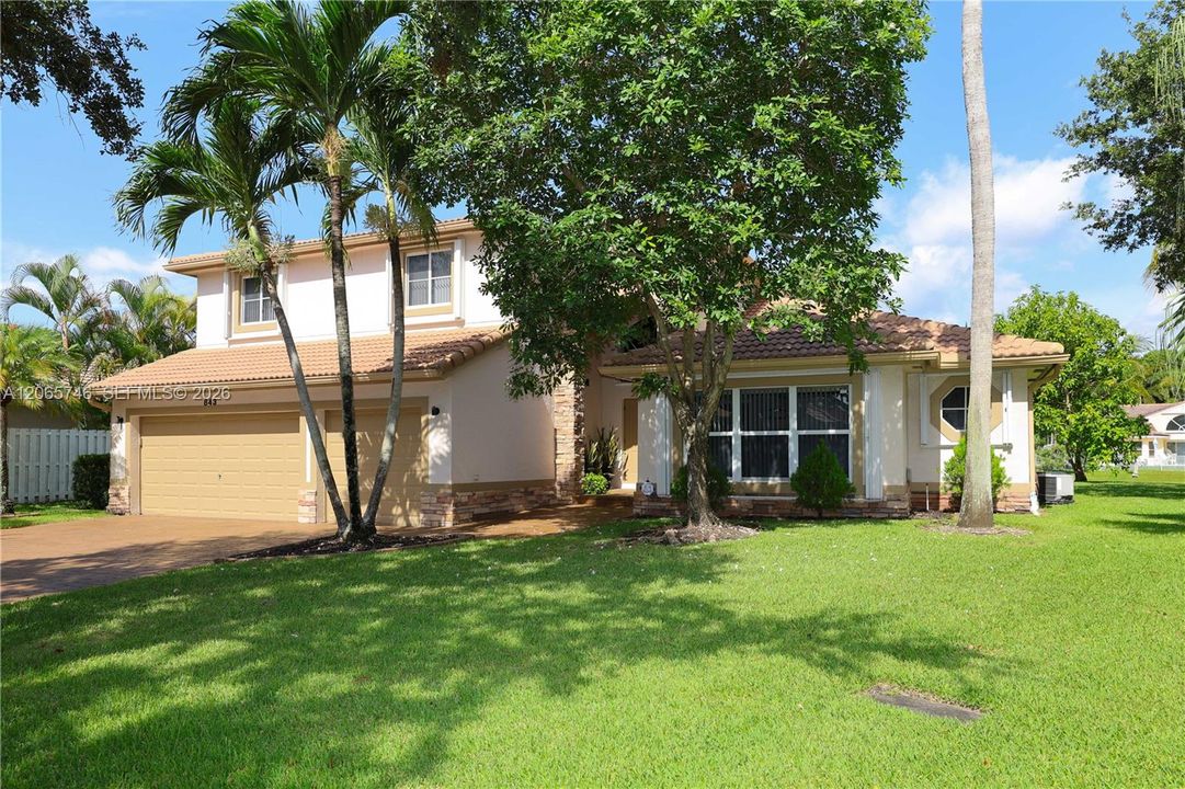 For Sale: $997,000 (5 beds, 3 baths, 3709 Square Feet)