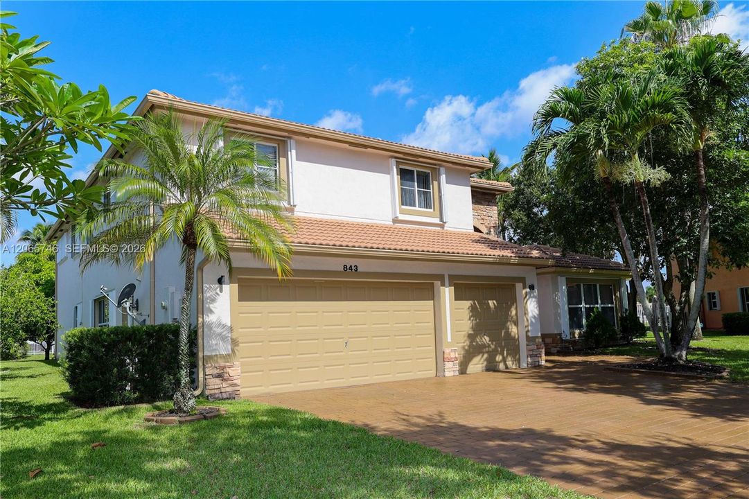 For Sale: $997,000 (5 beds, 3 baths, 3709 Square Feet)