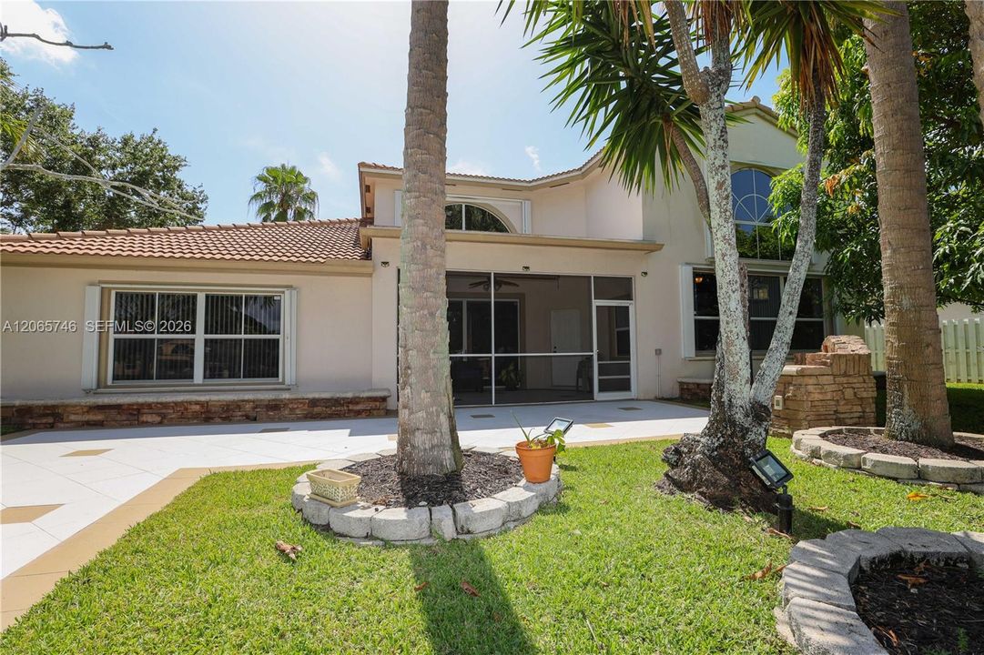 For Sale: $997,000 (5 beds, 3 baths, 3709 Square Feet)