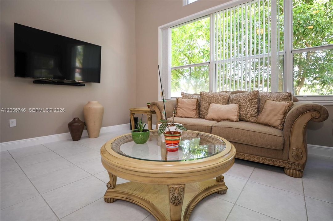 For Sale: $997,000 (5 beds, 3 baths, 3709 Square Feet)