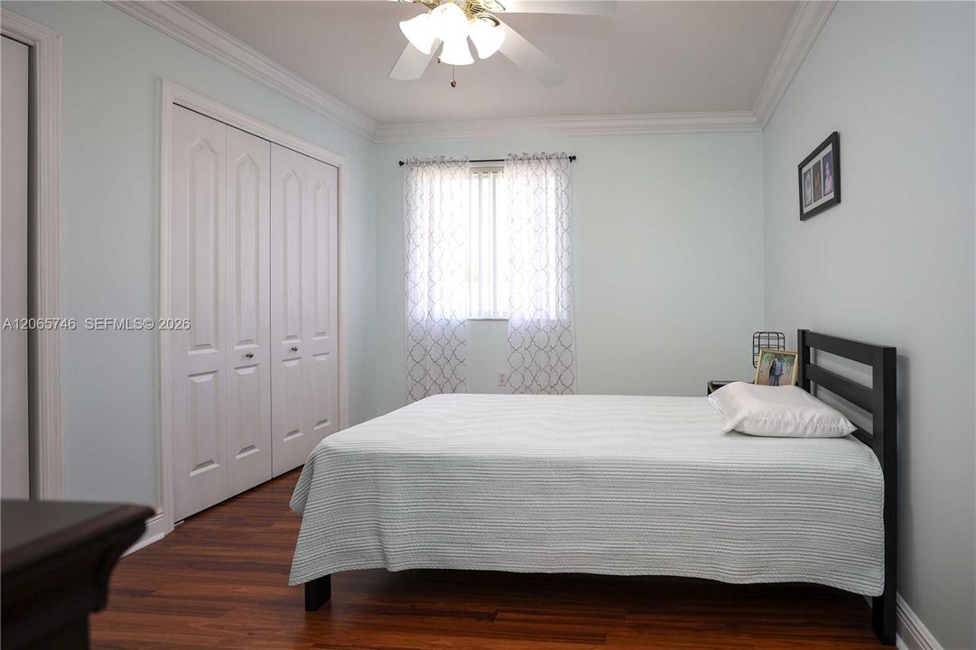 For Sale: $997,000 (5 beds, 3 baths, 3709 Square Feet)