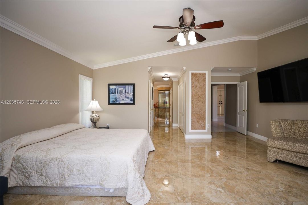 For Sale: $997,000 (5 beds, 3 baths, 3709 Square Feet)