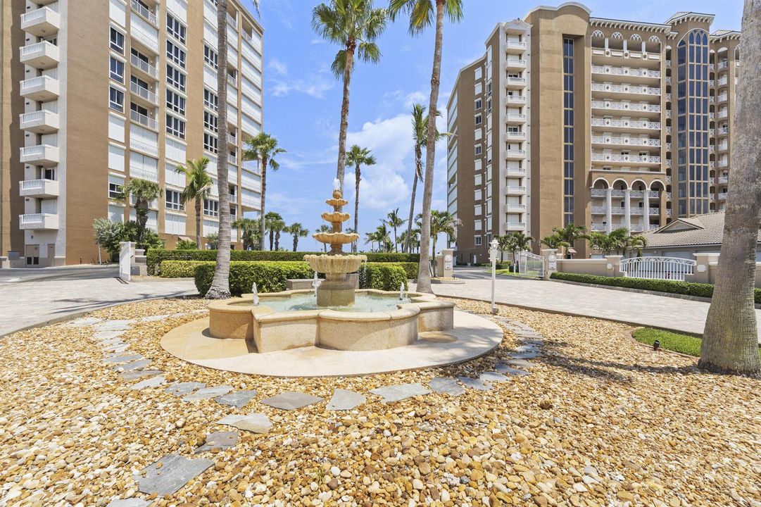 44_ft. pierce + n highway + fountain 01