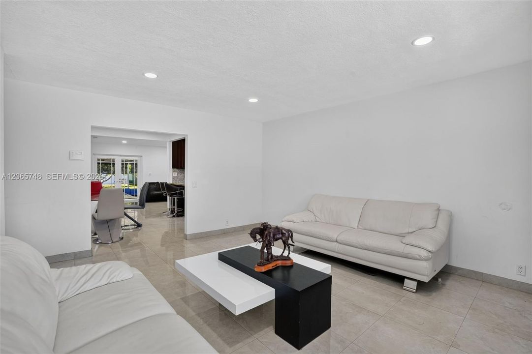 For Sale: $1,200,000 (3 beds, 2 baths, 2618 Square Feet)