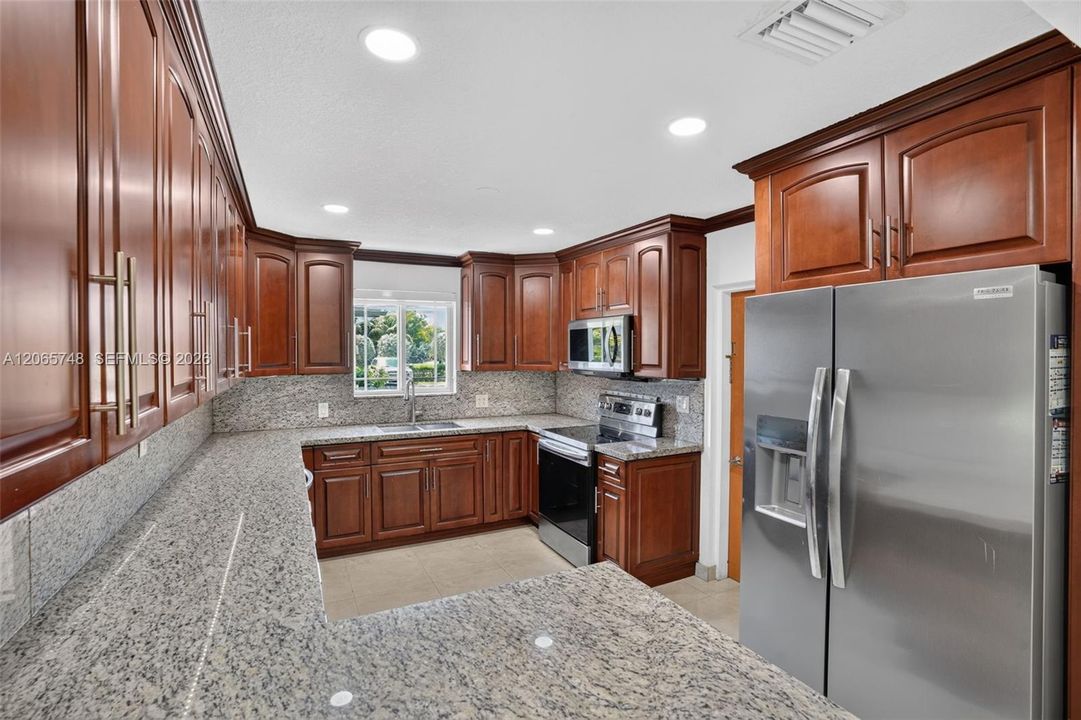 For Sale: $1,200,000 (3 beds, 2 baths, 2618 Square Feet)
