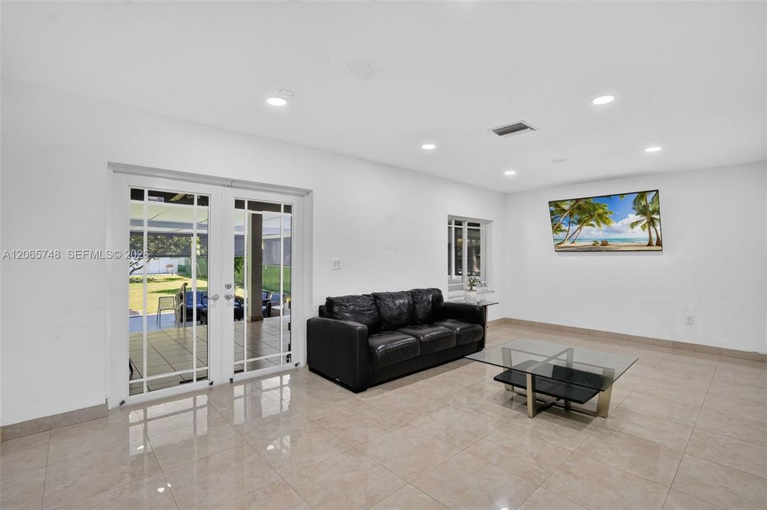 For Sale: $1,200,000 (3 beds, 2 baths, 2618 Square Feet)