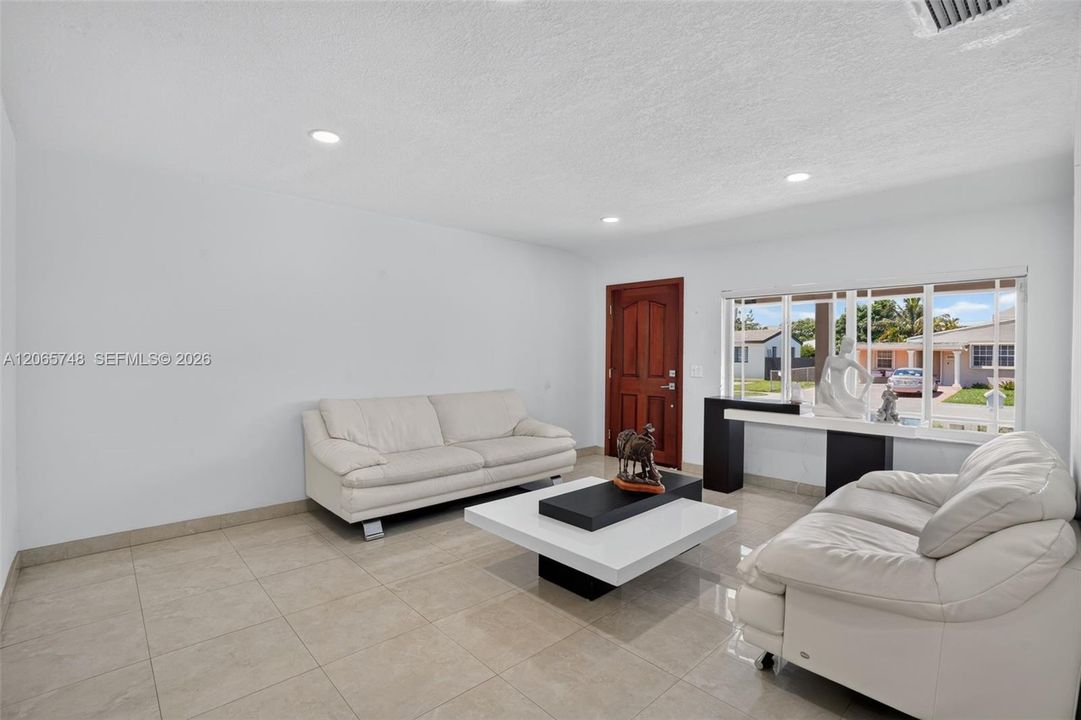 For Sale: $1,200,000 (3 beds, 2 baths, 2618 Square Feet)