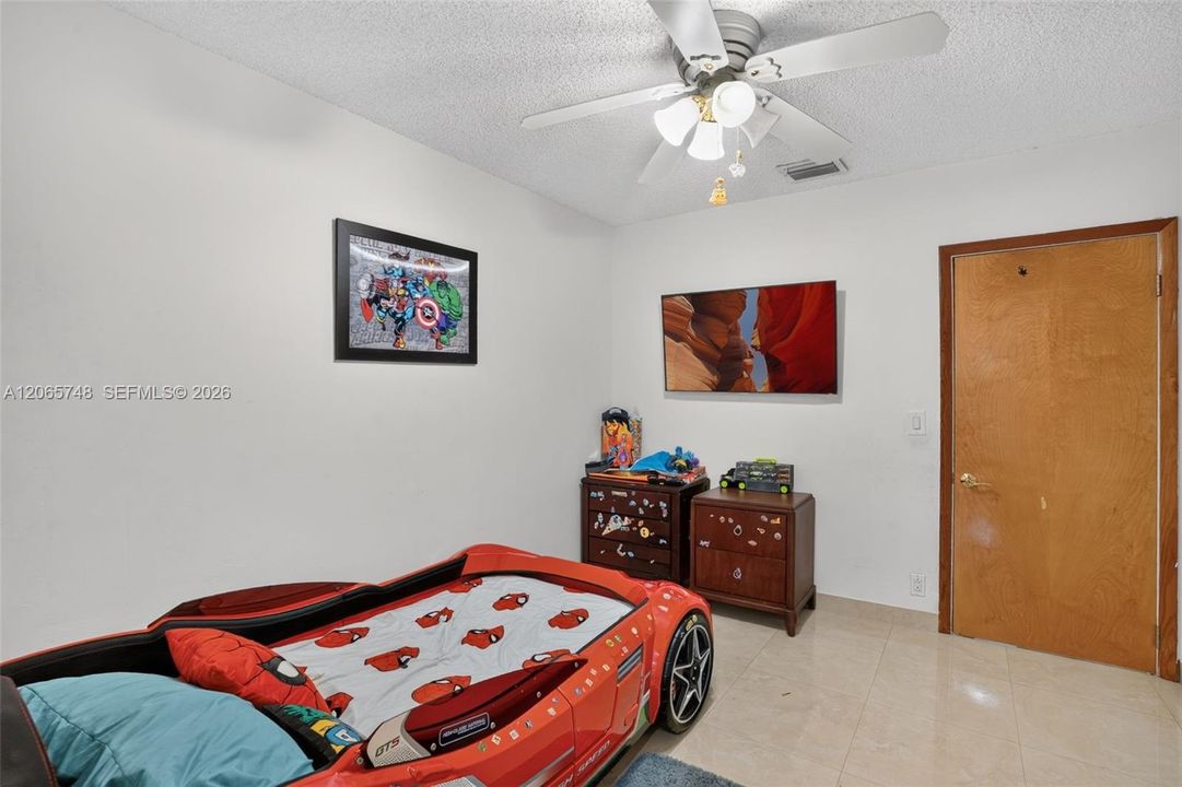 For Sale: $1,200,000 (3 beds, 2 baths, 2618 Square Feet)