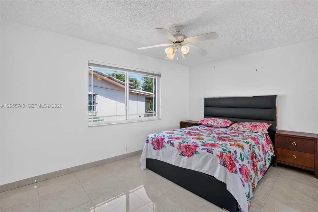 For Sale: $1,200,000 (3 beds, 2 baths, 2618 Square Feet)