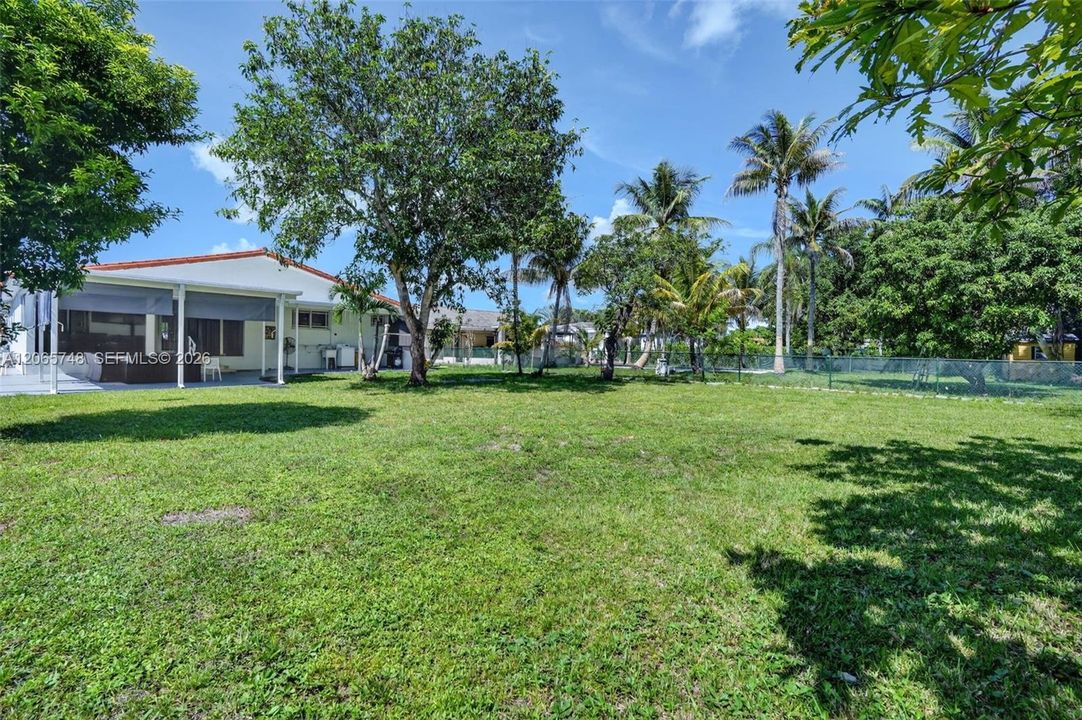 For Sale: $1,200,000 (3 beds, 2 baths, 2618 Square Feet)