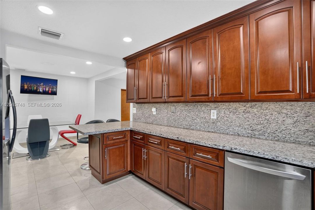 For Sale: $1,200,000 (3 beds, 2 baths, 2618 Square Feet)