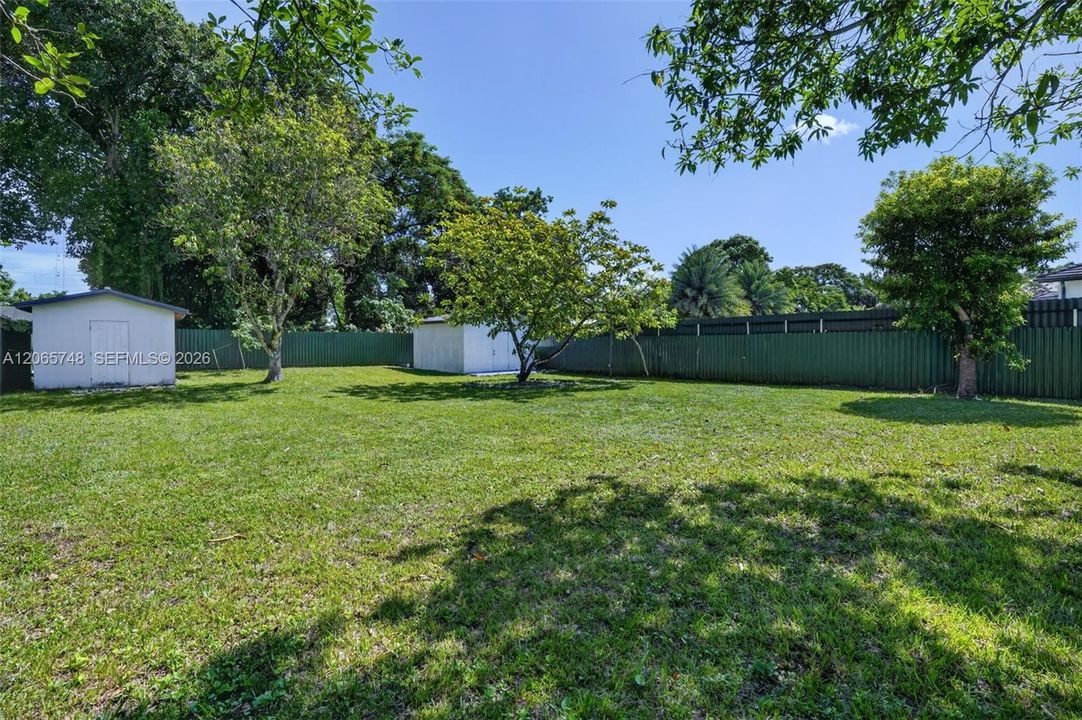For Sale: $1,200,000 (3 beds, 2 baths, 2618 Square Feet)