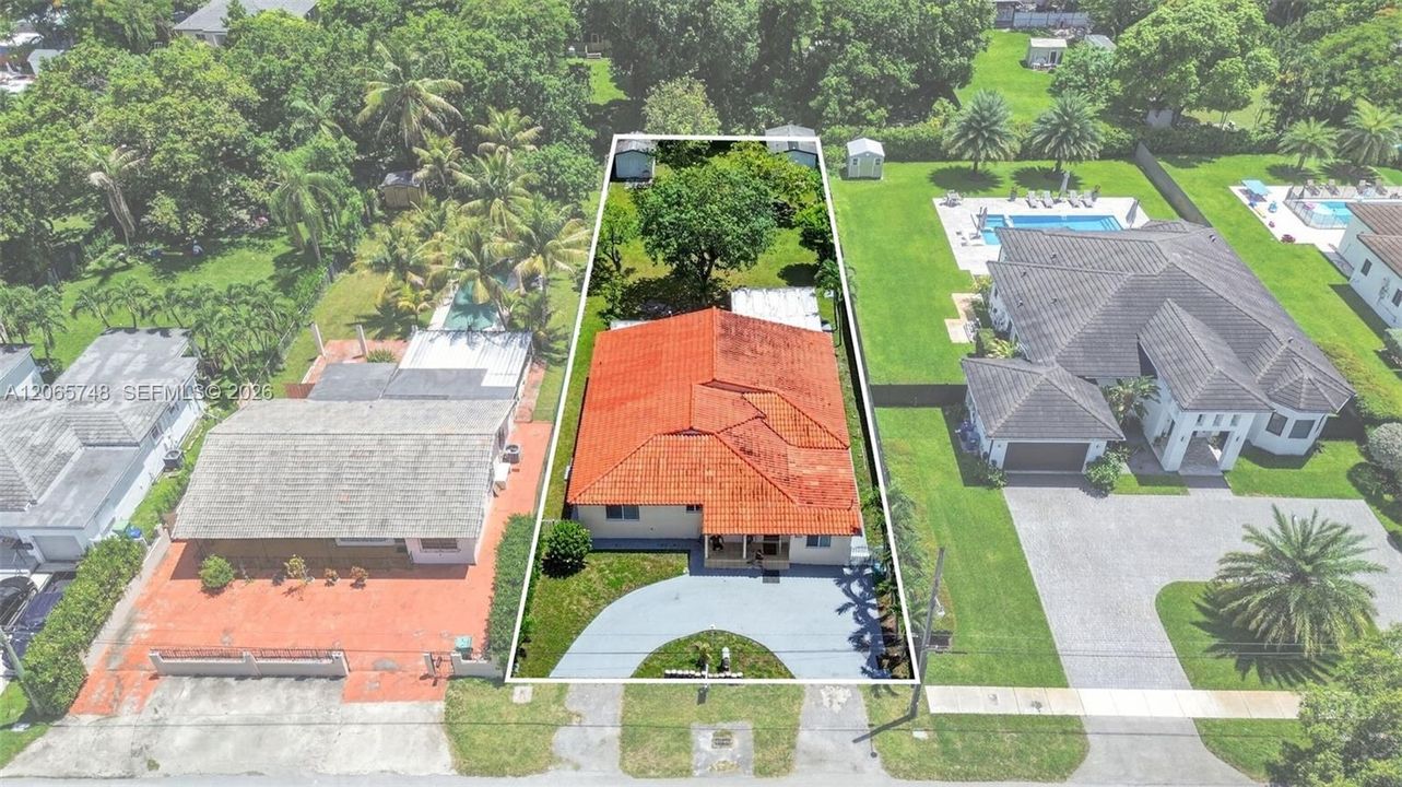 For Sale: $1,200,000 (3 beds, 2 baths, 2618 Square Feet)