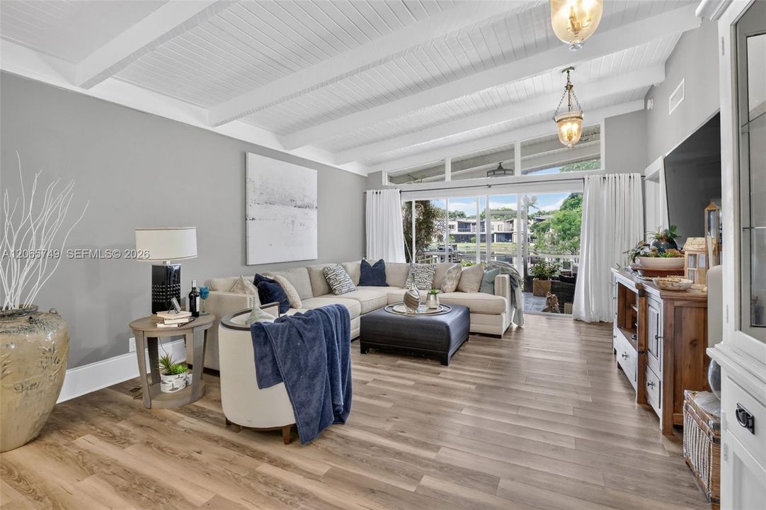 For Rent: $3,500 (3 beds, 2 baths, 1460 Square Feet)