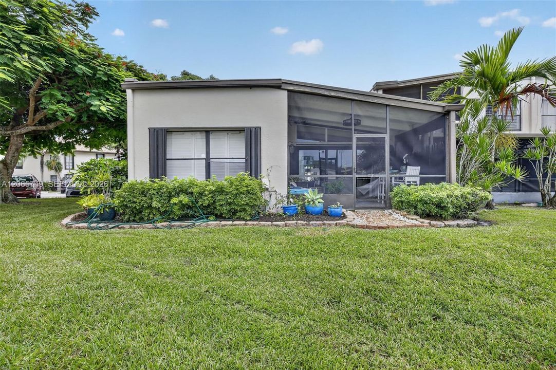 For Rent: $3,500 (3 beds, 2 baths, 1460 Square Feet)