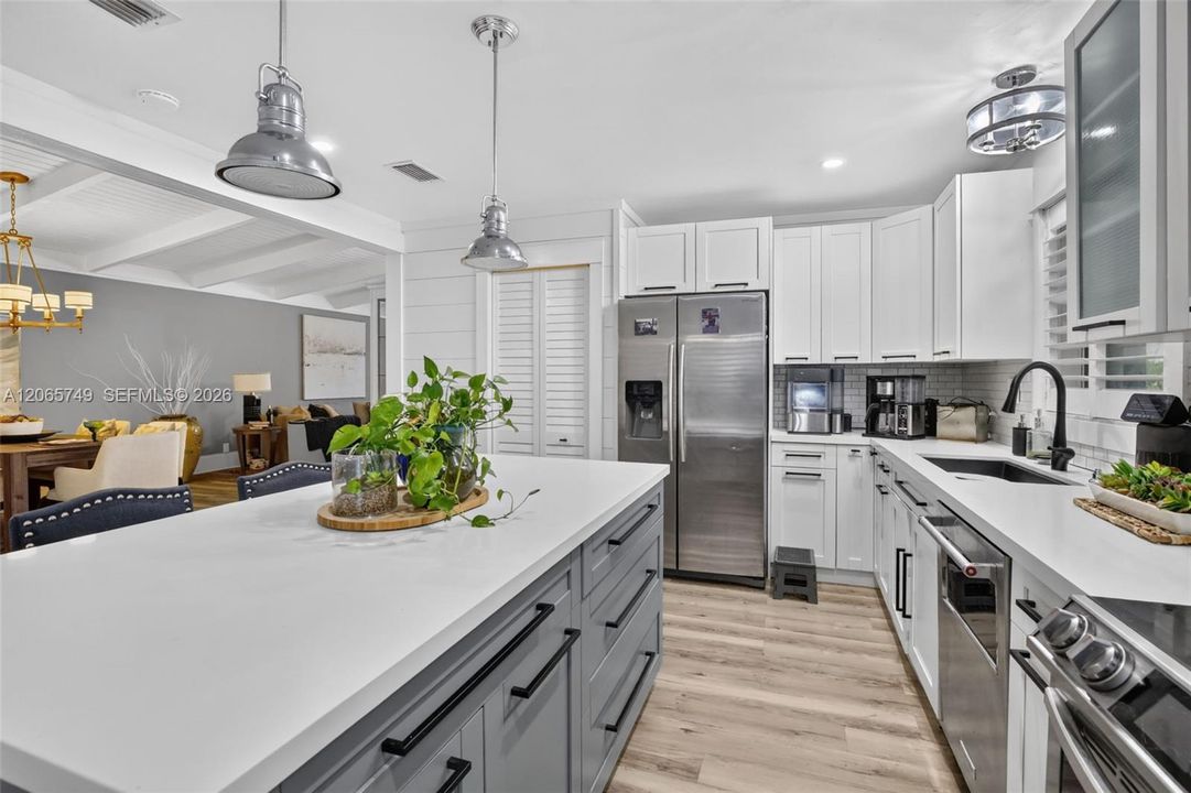 For Rent: $3,500 (3 beds, 2 baths, 1460 Square Feet)