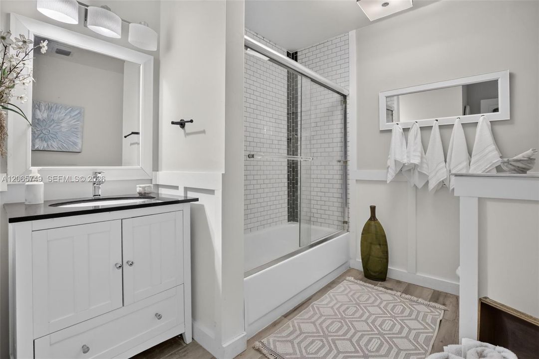 For Rent: $3,500 (3 beds, 2 baths, 1460 Square Feet)