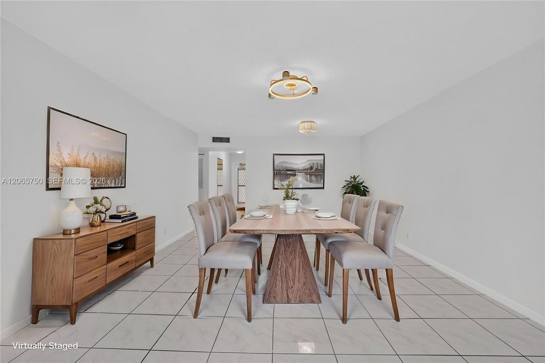 For Sale: $175,000 (2 beds, 2 baths, 1100 Square Feet)