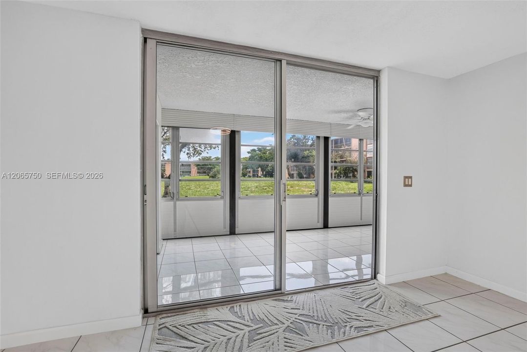 For Sale: $175,000 (2 beds, 2 baths, 1100 Square Feet)
