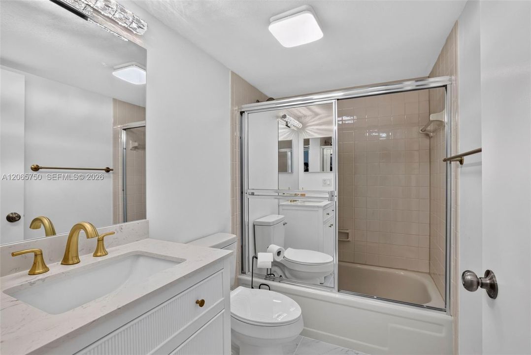 For Sale: $175,000 (2 beds, 2 baths, 1100 Square Feet)