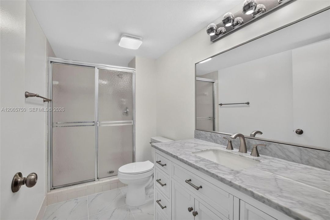 For Sale: $175,000 (2 beds, 2 baths, 1100 Square Feet)