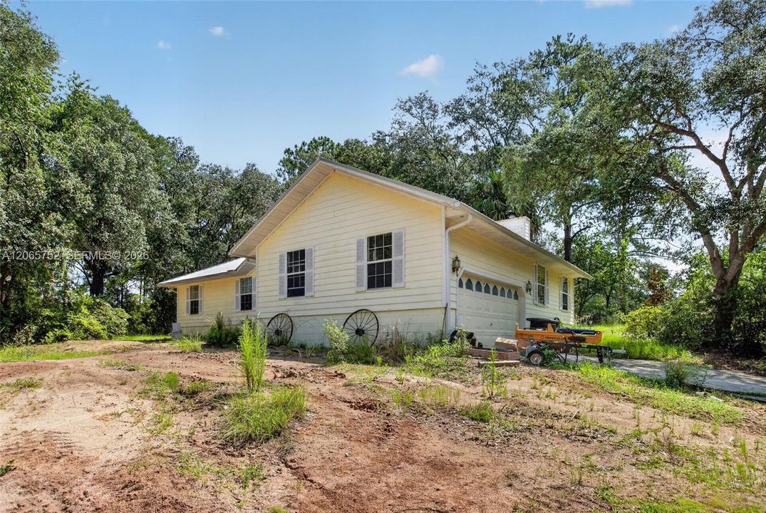 For Sale: $260,000 (3 beds, 2 baths, 2330 Square Feet)