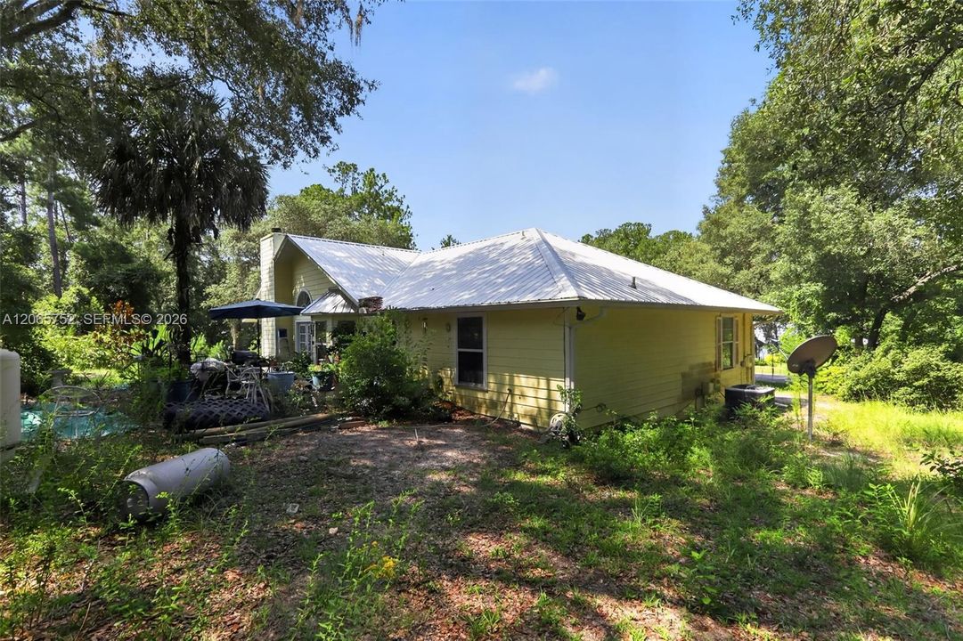 For Sale: $260,000 (3 beds, 2 baths, 2330 Square Feet)