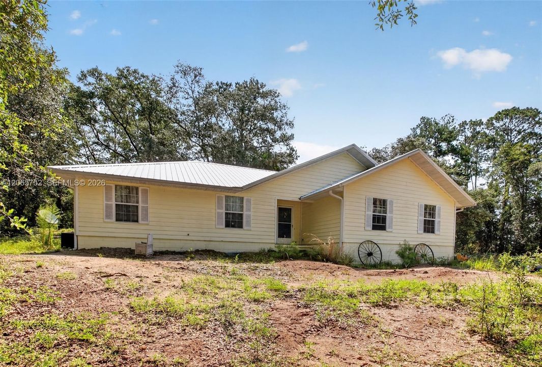 For Sale: $260,000 (3 beds, 2 baths, 2330 Square Feet)