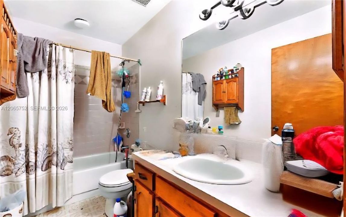 For Sale: $260,000 (3 beds, 2 baths, 2330 Square Feet)