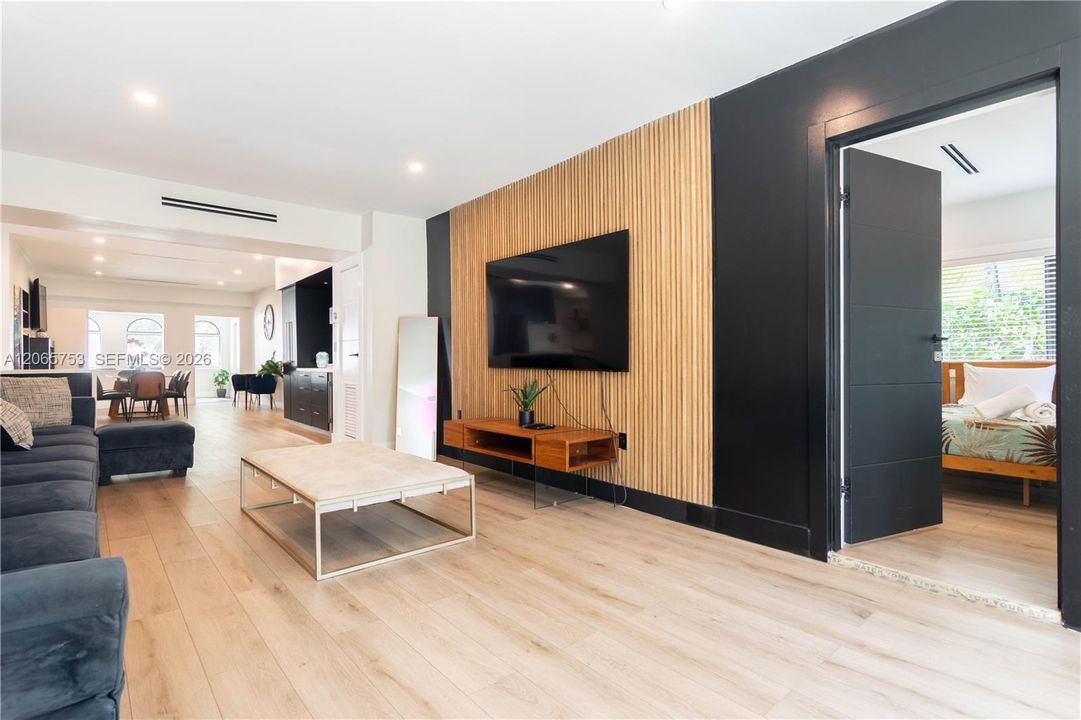 For Sale: $1,499,900 (5 beds, 4 baths, 1566 Square Feet)