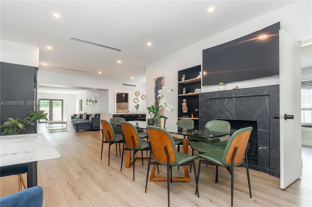 For Sale: $1,499,900 (5 beds, 4 baths, 1566 Square Feet)