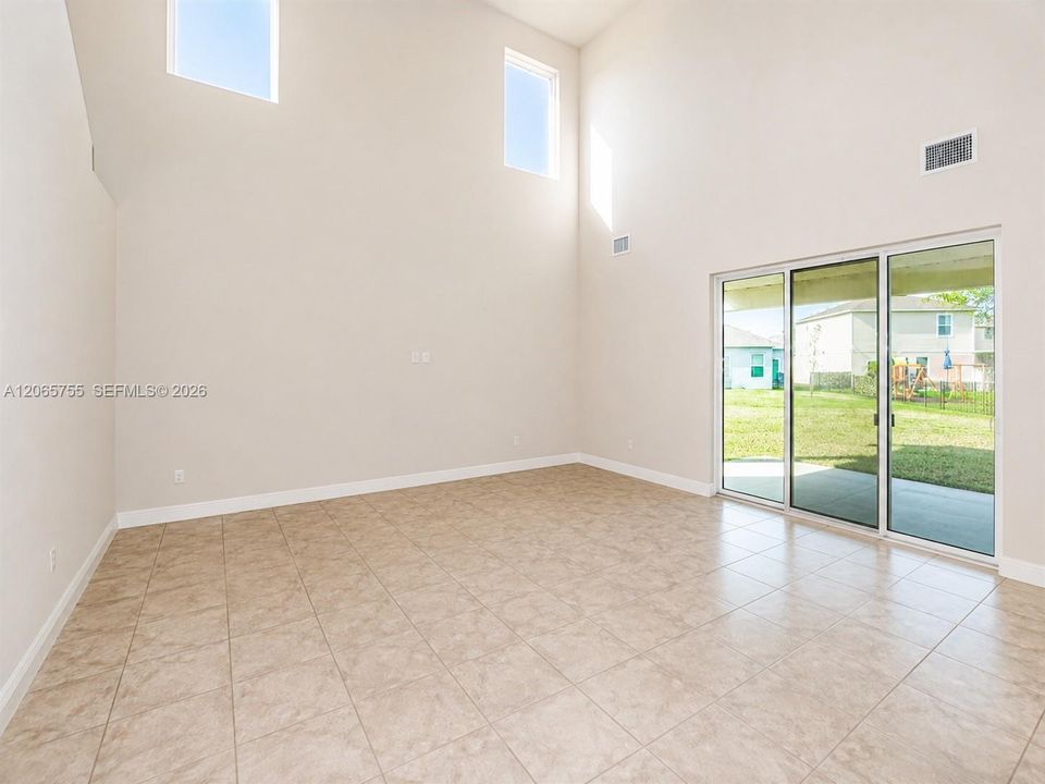 En Renta: $3,400 (4 camas, 2 baños, 2950 Pies cuadrados)
