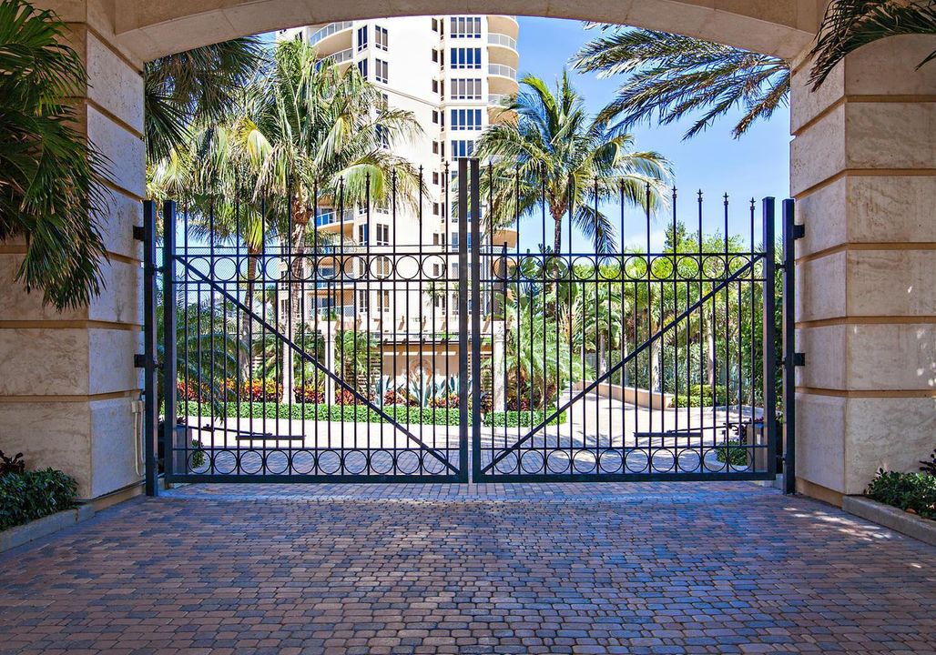 oasis entrance 3.jpg