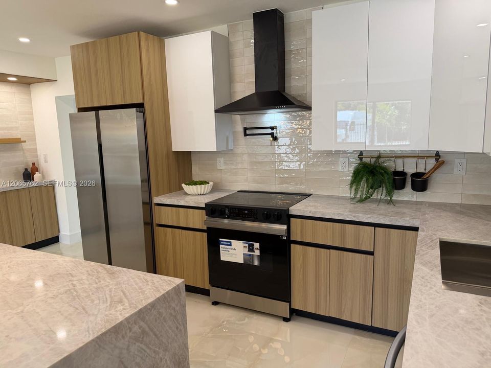 На продажу: $620,000 (4 спален, 2 ванн, 0 Квадратных фут)