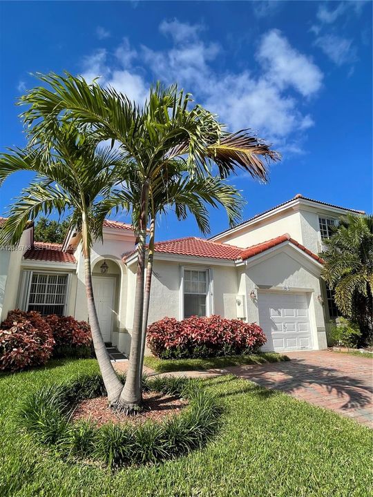 For Rent: $3,200 (3 beds, 2 baths, 1178 Square Feet)