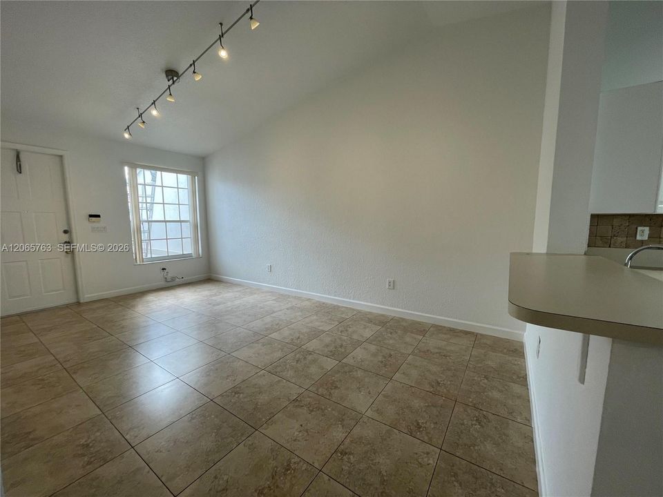For Rent: $3,200 (3 beds, 2 baths, 1178 Square Feet)