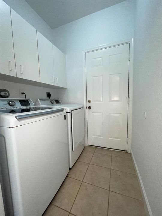 For Rent: $3,200 (3 beds, 2 baths, 1178 Square Feet)