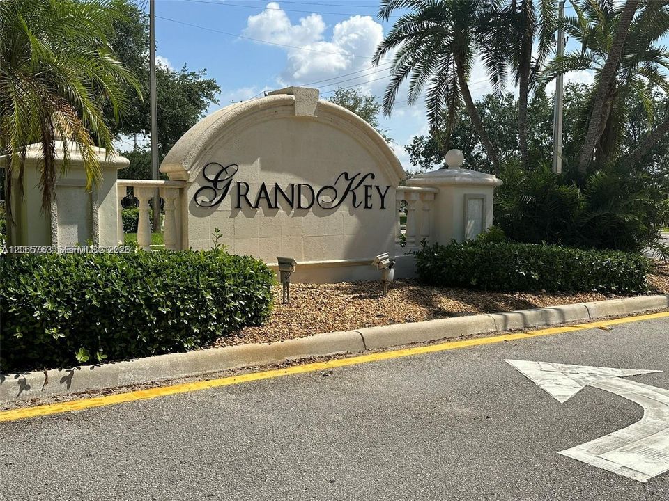 For Rent: $3,200 (3 beds, 2 baths, 1178 Square Feet)