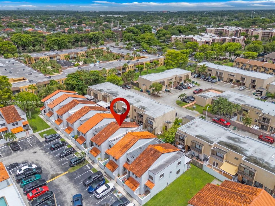 For Sale: $370,000 (2 beds, 2 baths, 1034 Square Feet)
