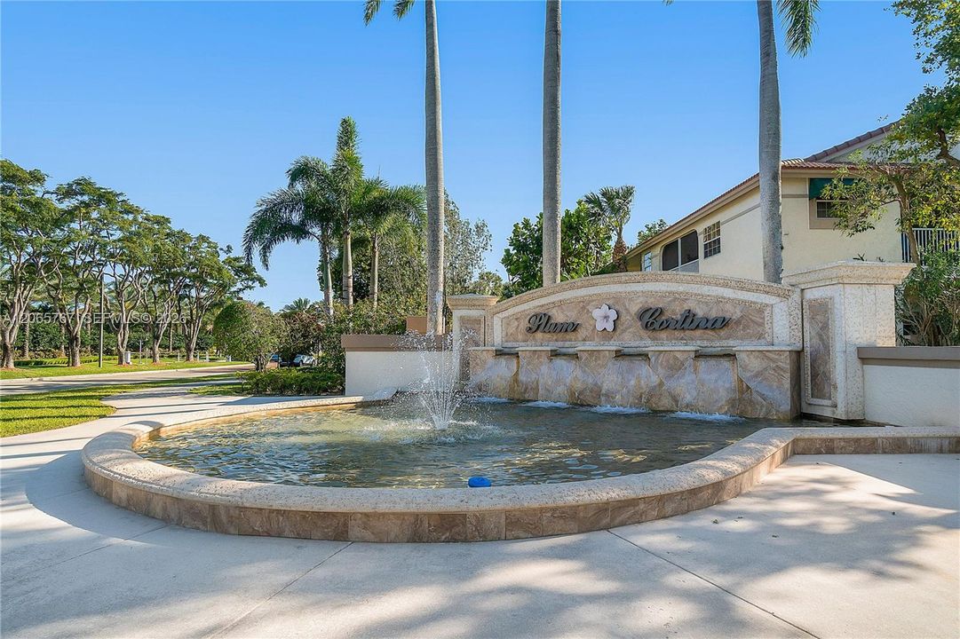 For Sale: $335,000 (2 beds, 2 baths, 1090 Square Feet)