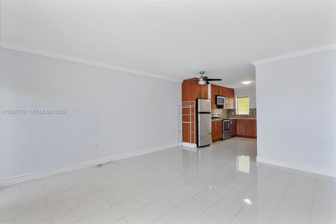 For Sale: $189,900 (0 beds, 1 baths, 400 Square Feet)