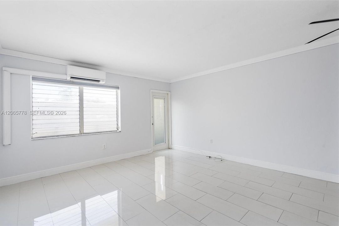 For Sale: $189,900 (0 beds, 1 baths, 400 Square Feet)