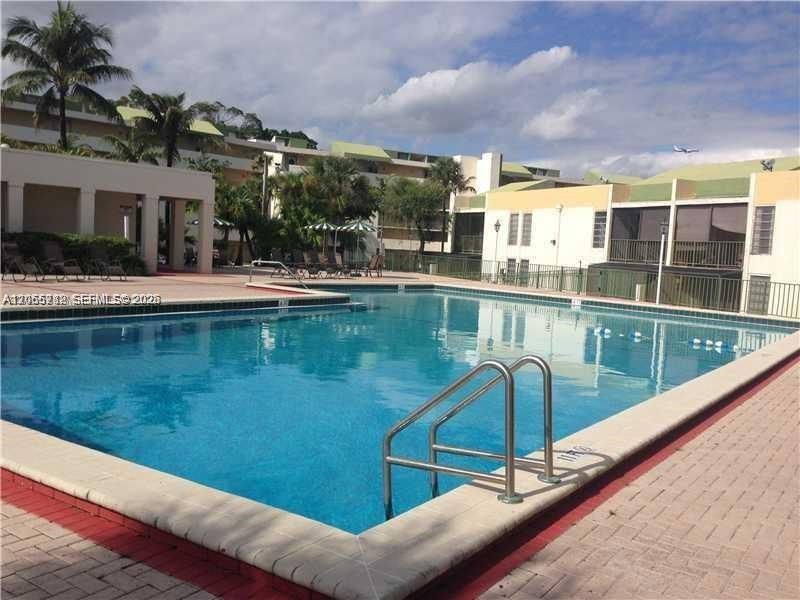 В аренду: $2,400 (2 спален, 1 ванн, 968 Квадратных фут)