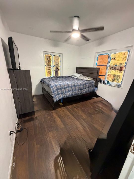 For Sale: $439,999 (2 beds, 1 baths, 1027 Square Feet)