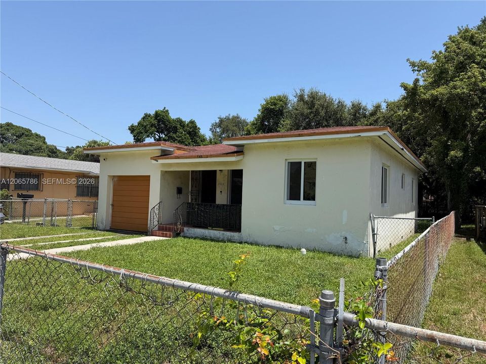 En Venta: $399,999 (2 camas, 1 baños, 1027 Pies cuadrados)