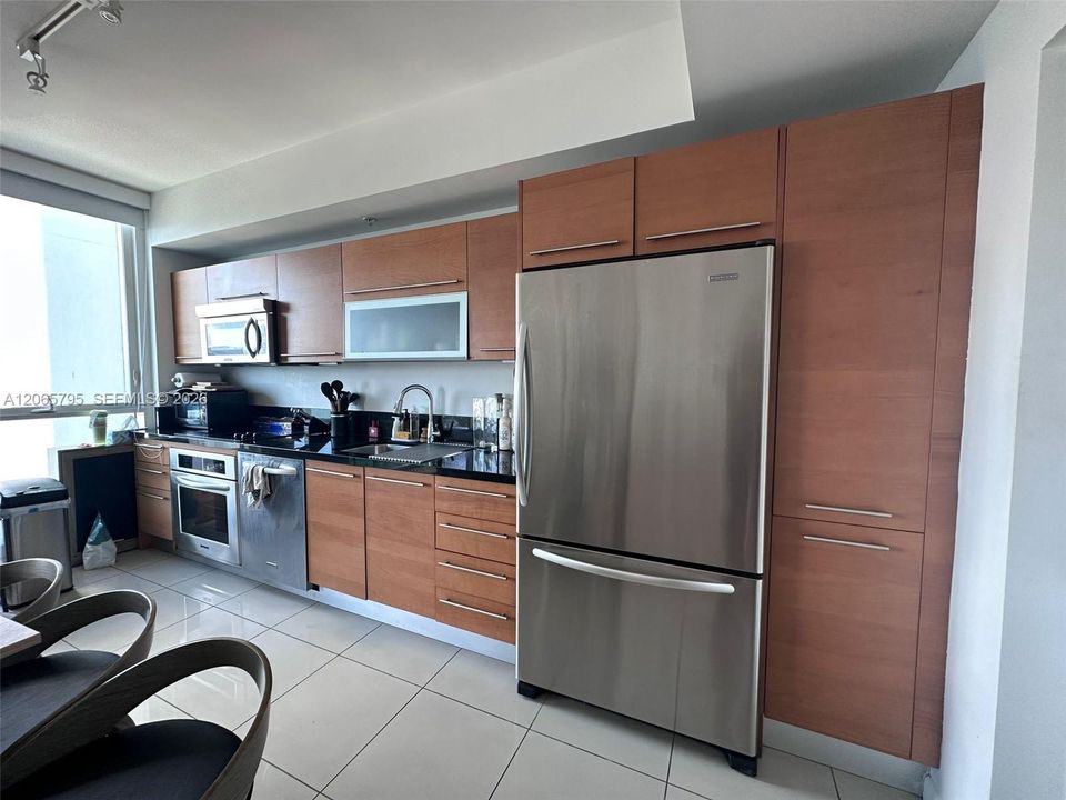 На продажу: $389,000 (0 спален, 1 ванн, 632 Квадратных фут)