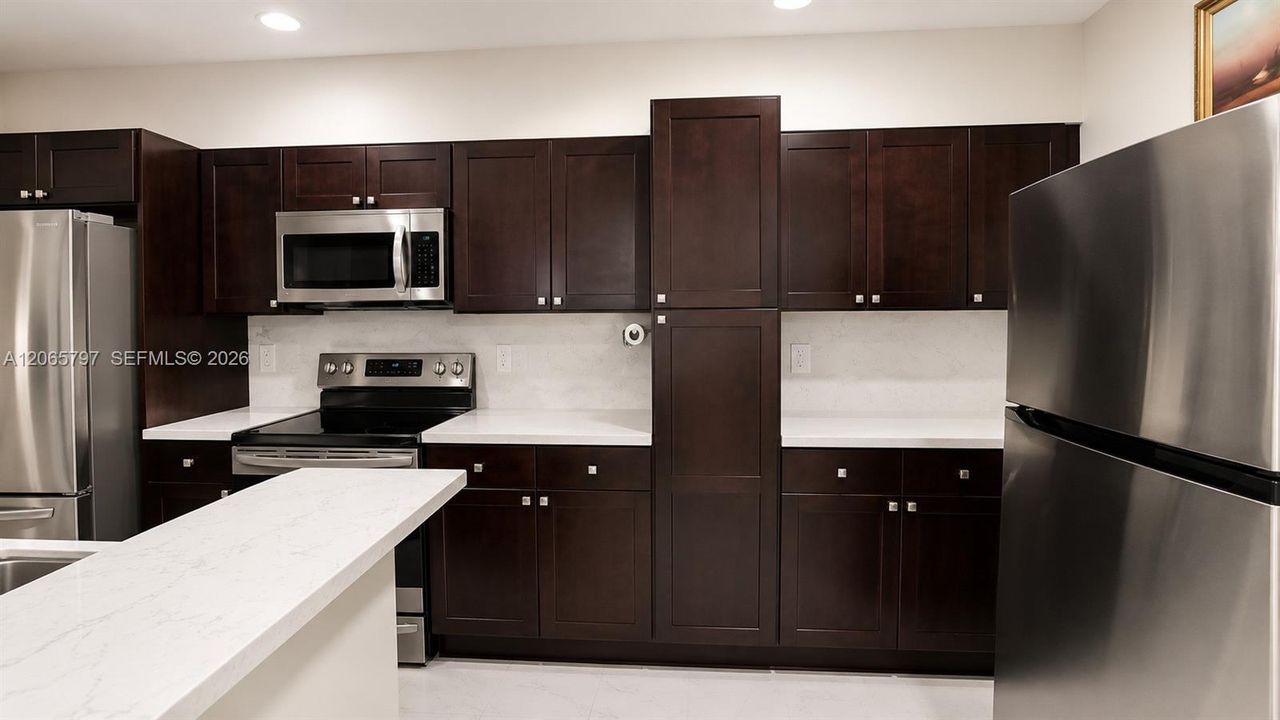 For Sale: $320,000 (2 beds, 2 baths, 1048 Square Feet)