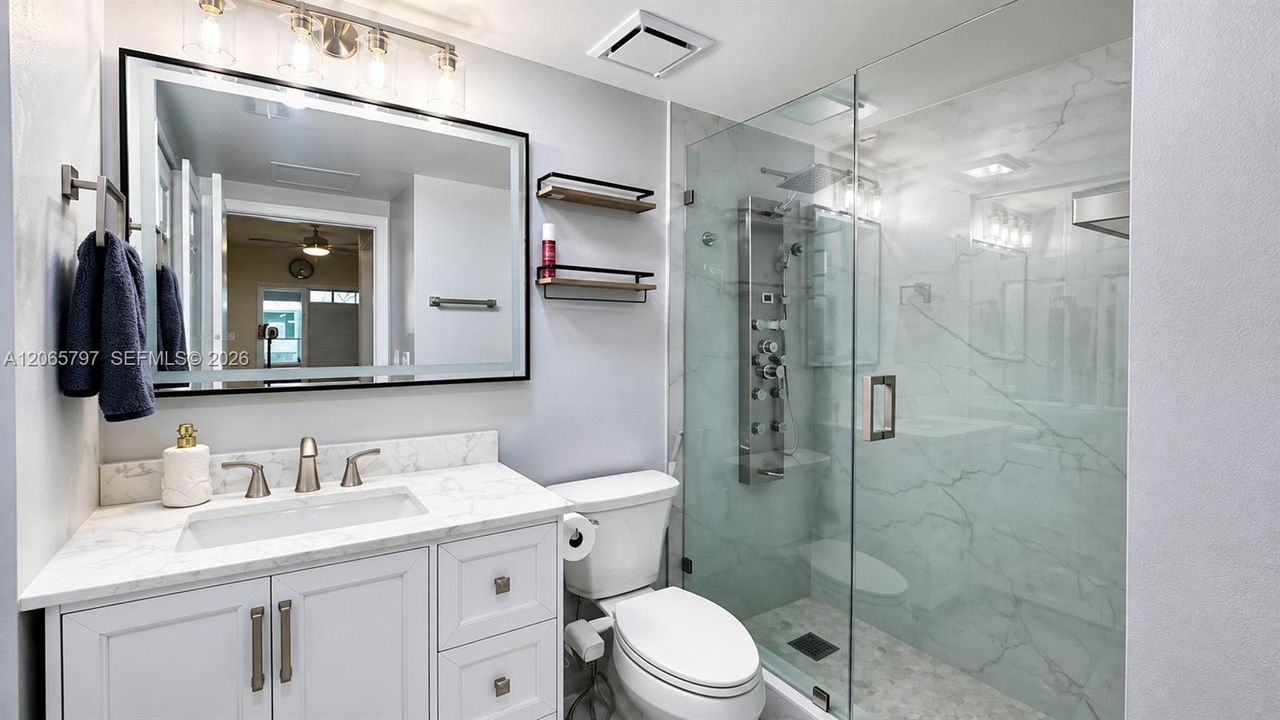 For Sale: $320,000 (2 beds, 2 baths, 1048 Square Feet)